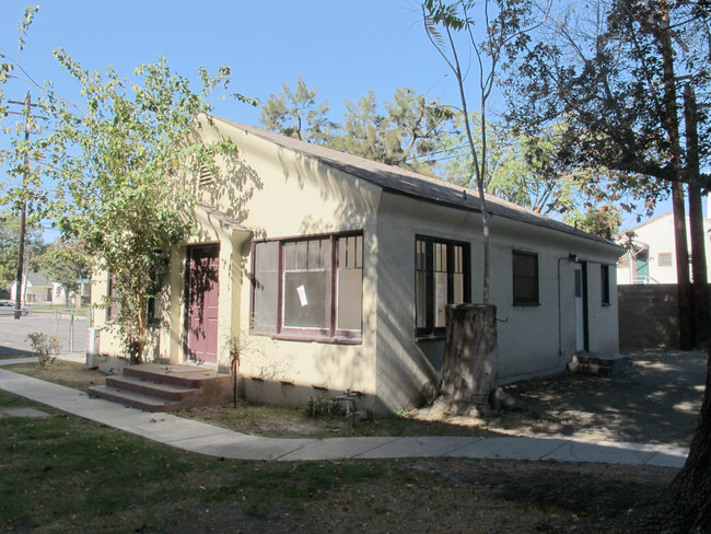 540 N Towne Ave in Pomona, CA - Building Photo - Building Photo