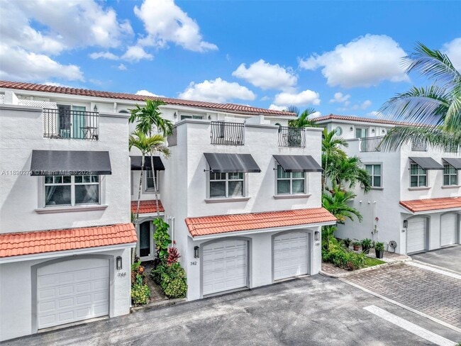 742 NE 7th Ave in Fort Lauderdale, FL - Building Photo - Building Photo