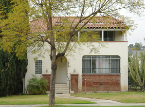 5001-5003 Franklin Ave in Los Angeles, CA - Building Photo - Building Photo