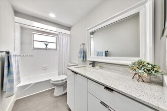 1750 W 46th St in Hialeah, FL - Building Photo - Building Photo
