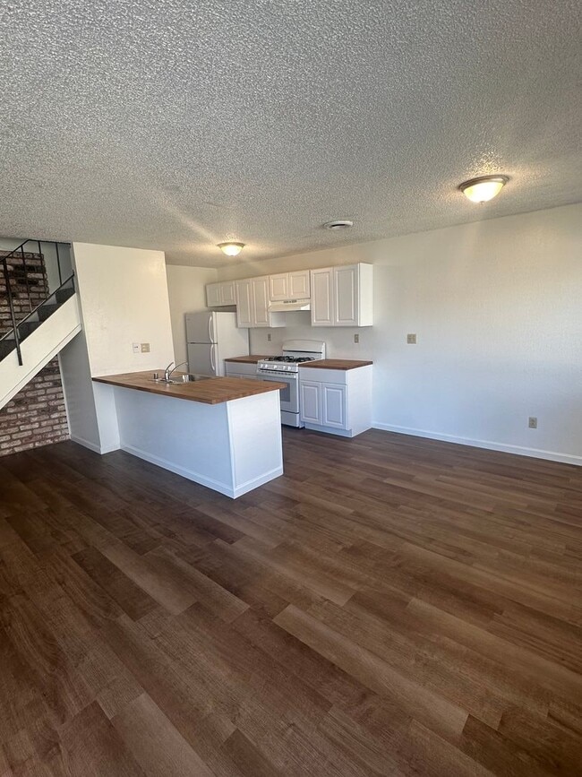 property at 3057 Zanetta Dr