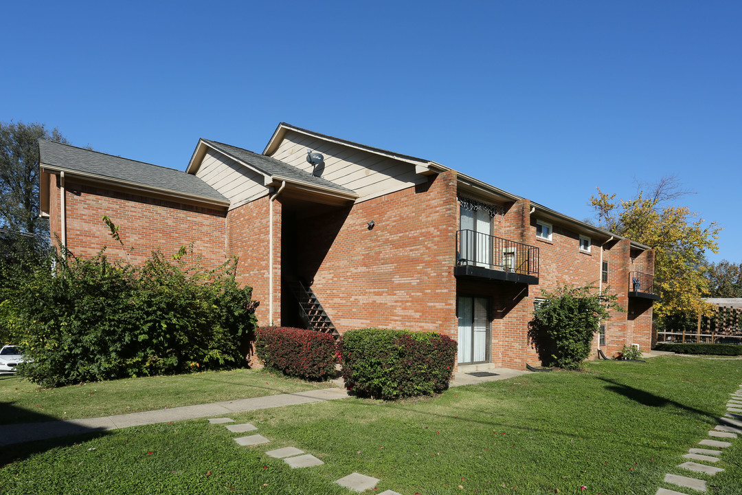 Cambridge Park in Lexington, KY - Building Photo