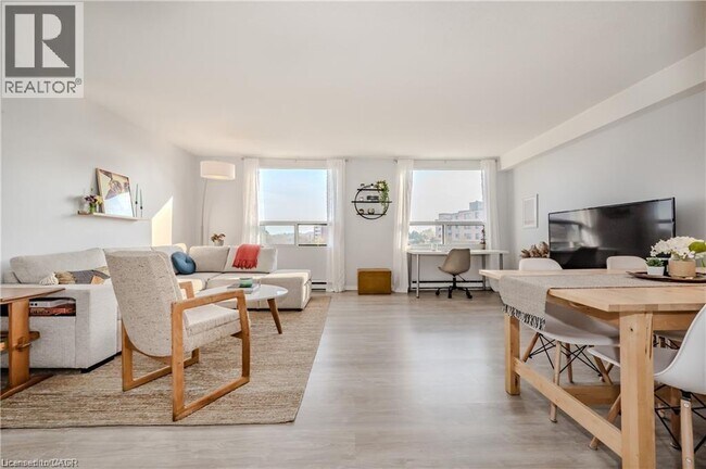 property at 18 Holborn Ct