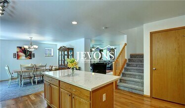 1724 251st Pl SE in Sammamish, WA - Building Photo - Building Photo