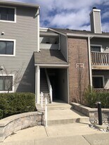 1019 Ravens Crest Dr in Plainsboro, NJ - Building Photo
