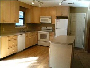234 Martyn Pl NW in Fort Walton Beach, FL - Building Photo - Building Photo