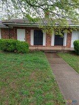 2418 Paul Revere St in Temple, TX - Building Photo