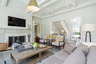 8 Peach Farm Ln in East Hampton, NY - Building Photo - Building Photo