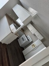 23244 Orange Ave, Unit 4 in Lake Forest, CA - Foto de edificio - Building Photo