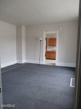 861 Washington Ave-Unit -Apt 1W in Muskegon, MI - Building Photo - Building Photo