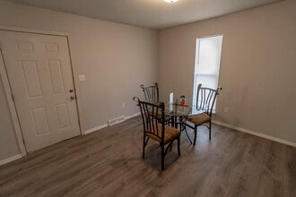 204 Wheaton Ct in Columbia, MO - Building Photo - Building Photo