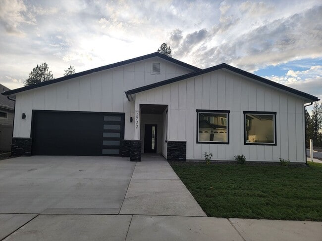 property at 2722 S Sonora Dr