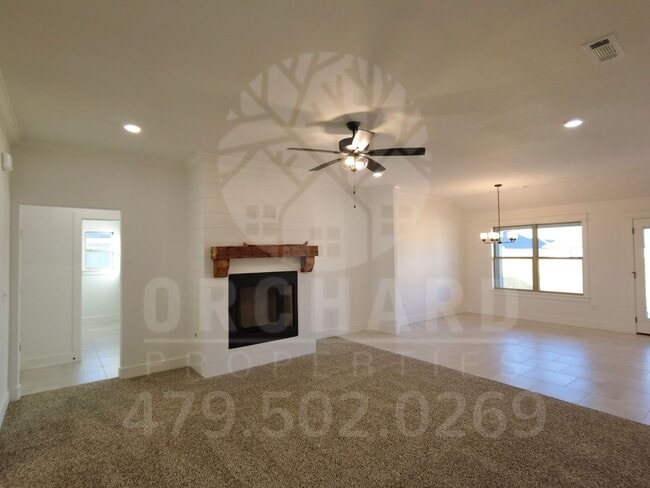 property at 2007 E Hudson Dr