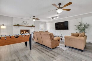 303 Joel St in Pooler, GA - Building Photo