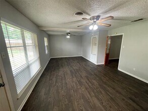 108 Brookwood Dr in Richardson, TX - Foto de edificio - Building Photo