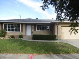757 Gary St in Gilroy, CA - Building Photo
