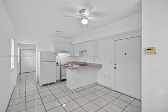1572 NW 2nd St in Miami, FL - Building Photo - Building Photo