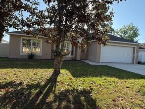131 Rae Dr in Palm Coast, FL - Foto de edificio - Building Photo