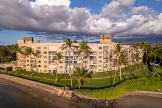 Menehune Shores in Kihei, HI - Building Photo - Building Photo