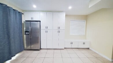 6342 Plaza Cuernavaca in San Diego, CA - Foto de edificio - Building Photo