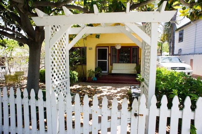525 3rd St in Encinitas, CA - Building Photo - Building Photo