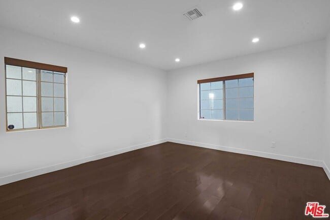 3832 Shannon Rd in Los Angeles, CA - Building Photo - Building Photo