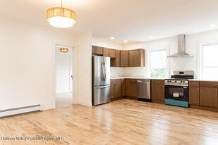 88 Henry St in Kingston, NY - Building Photo