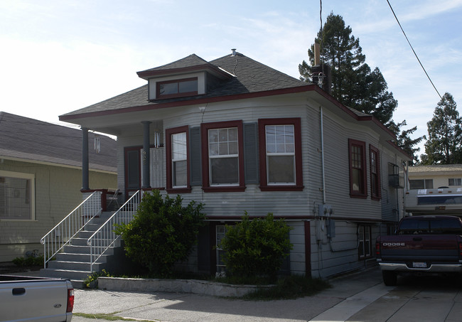 923 Walnut St in Alameda, CA - Foto de edificio - Building Photo