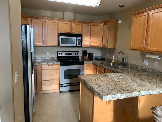 11351 Discovery View Dr in Anchorage, AK - Foto de edificio - Building Photo