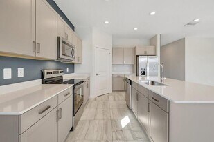 6007 SE Sky Blue Cir in Stuart, FL - Building Photo