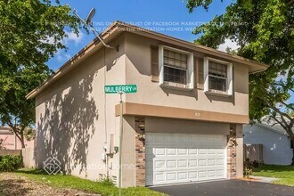 631 Mulberry Ln in Davie, FL - Building Photo - Building Photo