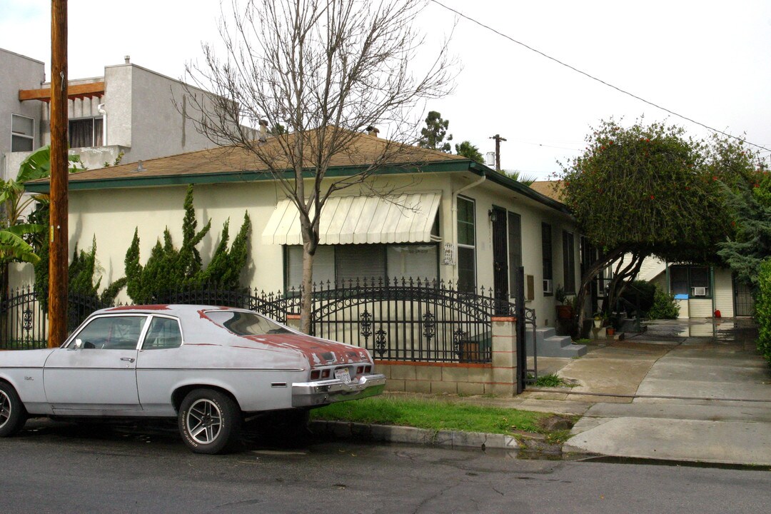 2519 E 14th St in Long Beach, CA - Building Photo