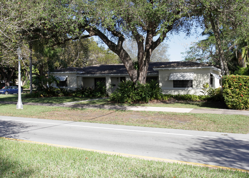 3001 Segovia St in Coral Gables, FL - Foto de edificio