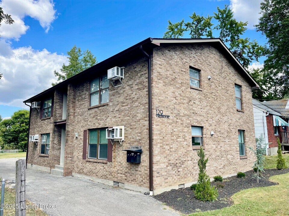 129 E Wellington Ave in Louisville, KY - Building Photo