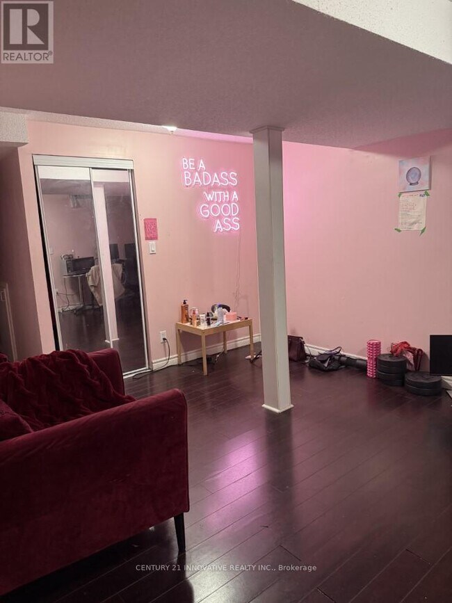 13 Cranberry Dr in Toronto, ON - Building Photo - Building Photo