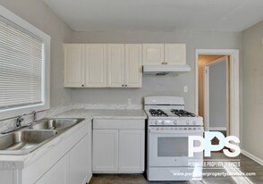 2821 Palm Dr in Atlanta, GA - Building Photo