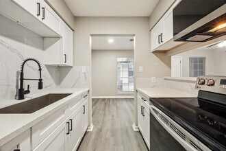 910 7th Ave N in Texas City, TX - Building Photo - Building Photo