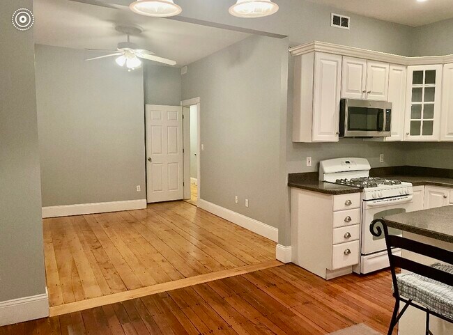 627 E 6th St, Unit 1 in Boston, MA - Building Photo - Building Photo