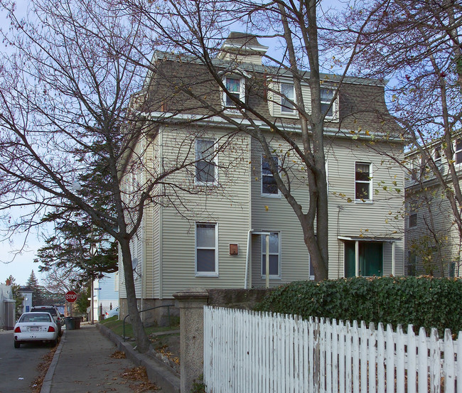 203 High St in Fall River, MA - Building Photo - Building Photo