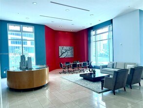 300 S Biscayne Blvd, Unit 2006 in Miami, FL - Foto de edificio - Building Photo