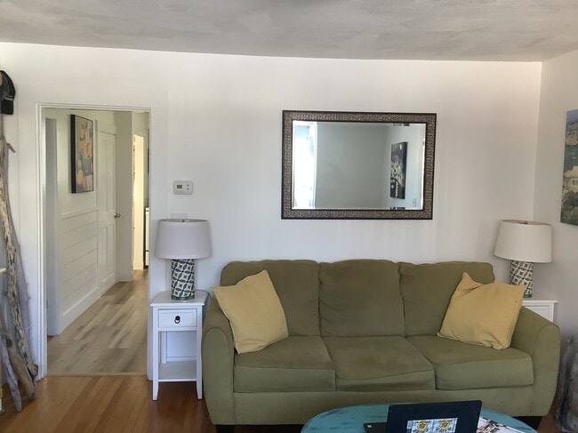 74 Mount Pleasant Ave, Unit 1 in Gloucester, MA - Building Photo - Building Photo