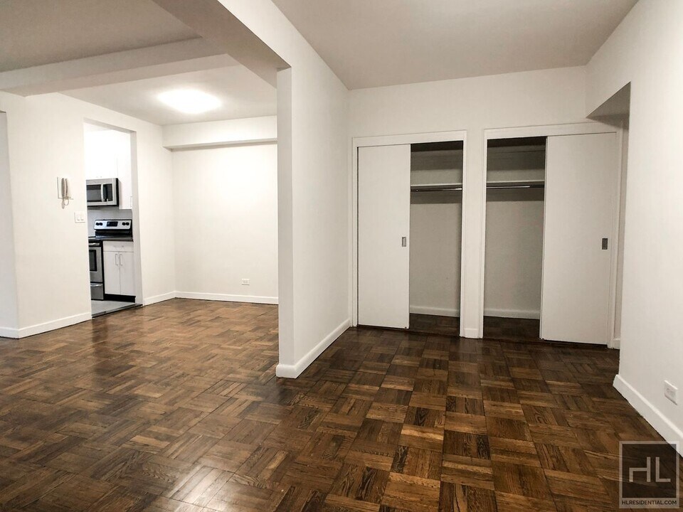 EAST 69 STREET in New York, NY - Building Photo