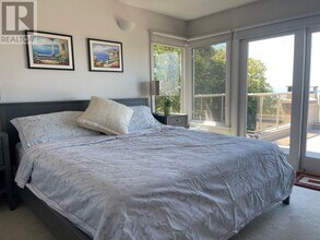 166 Tsawwassen Beach Rd in Delta, BC - Building Photo - Building Photo