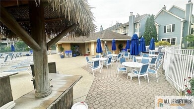 258 Crosspointe Dr in East Brunswick, NJ - Building Photo - Building Photo