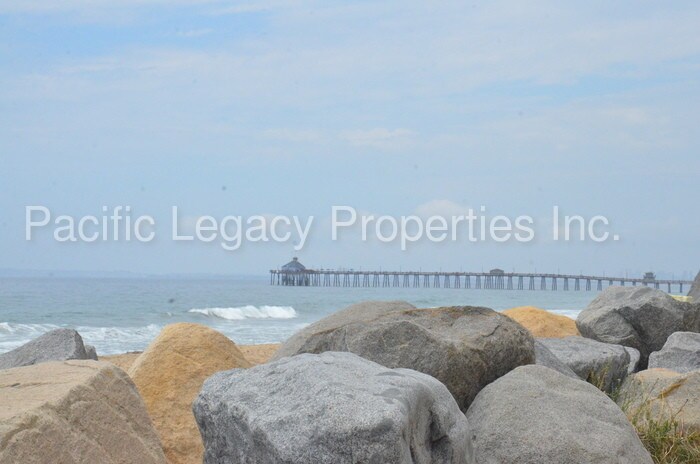 1460 Seacoast Dr-Unit -5 in Imperial Beach, CA - Building Photo