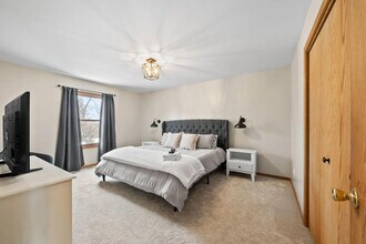 960 Rhyner's Ln in Twin Lakes, WI - Foto de edificio - Building Photo