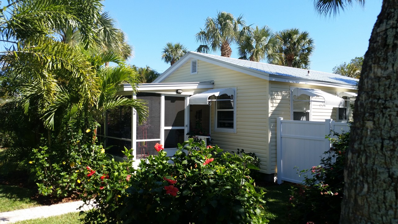 2252 NE Pelican Ter in Jensen Beach, FL - Building Photo