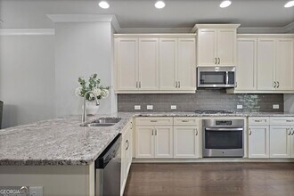 1097 Township Square in Alpharetta, GA - Building Photo - Building Photo