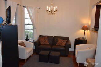 65 Heath Ct in Pennington, NJ - Building Photo - Building Photo