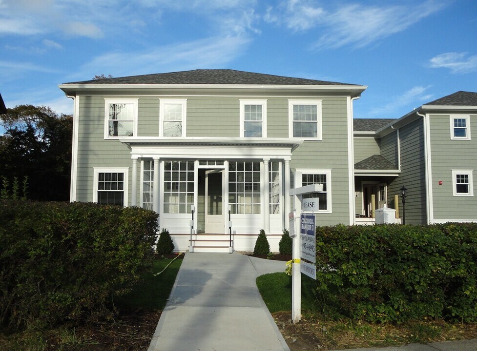 137 Court St-Unit -11 in Plymouth, MA - Building Photo